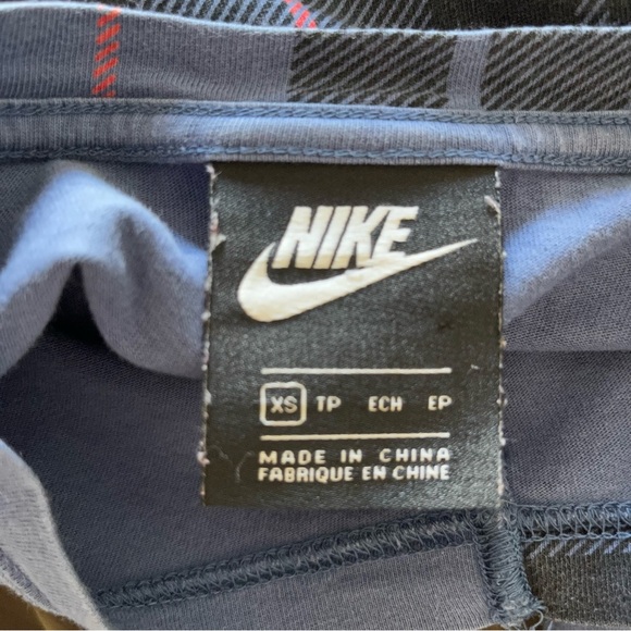 Women's NIKE Blue Red Patchwork/Color Block Cropped Long Sleeve T Shirt Size XS - Picture 8 of 8